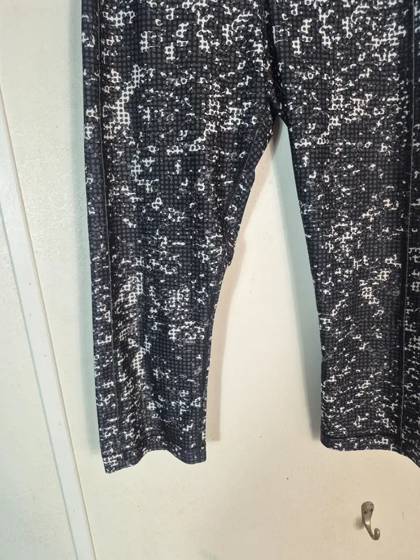 Under Armour Compression Heatgear Leggjngs Crop - Image 3