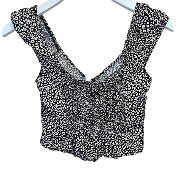 Urban Romantics Y2k Black White Leopard Print Ruched Keyhole Crop Top Medium - Image 2