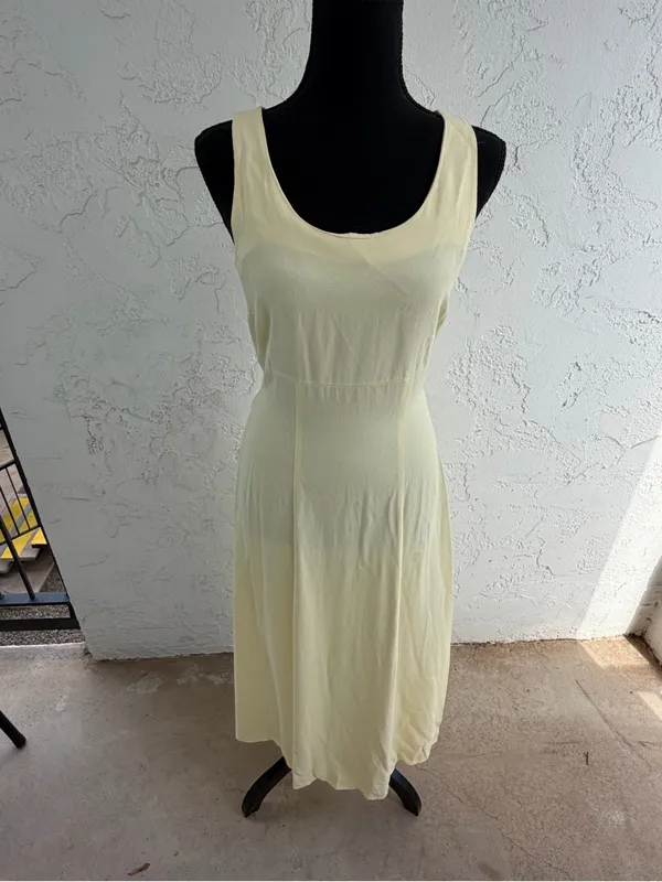Classic Sleeveless Maxi Dress - Image 3