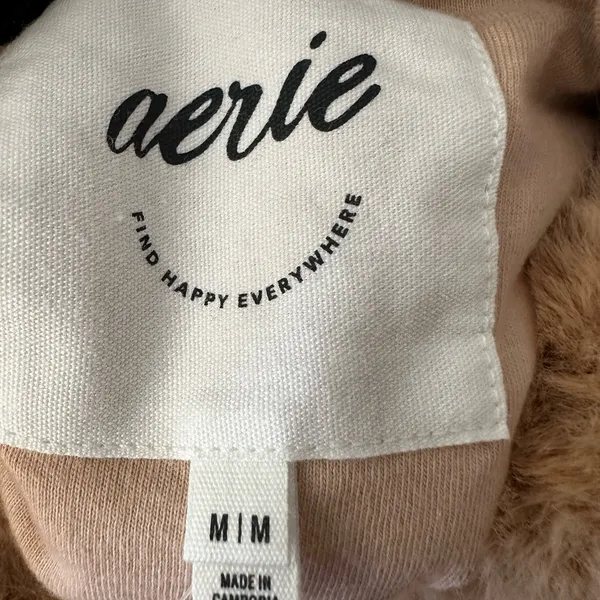 612 Aerie Tan Faux Fur Jacket med. NWOT - Image 3