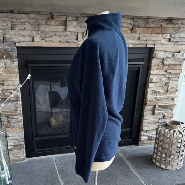 Vineyard Vines Women's Navy Fleece Turtleneck Sweater - Image 8