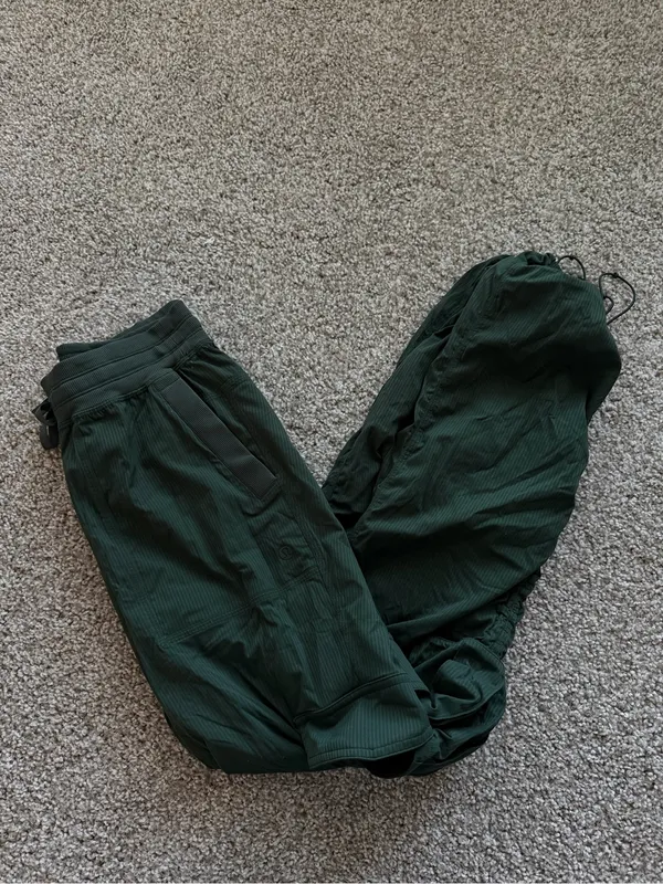 Lululemon Dance Studio Relaxed-Fit Mid-Rise Cargo Pant Legacy Green XS - Image 5