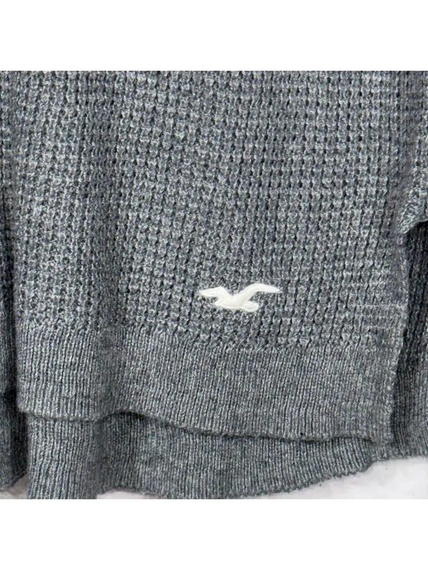 Hollister Women's Gray Knit Sweater - Size M - Image 2