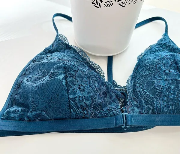Teal Lace Bra Medium NWOT Blue - Image 3
