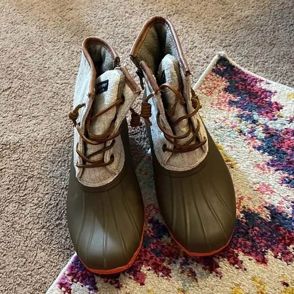 ‎Sperry size 8 rubber boot - Image 2