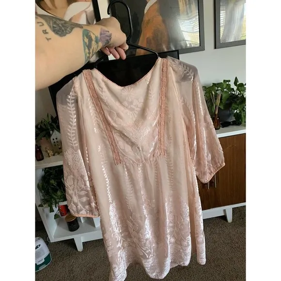 Short‎ pink season wind dress size medium - Image 4