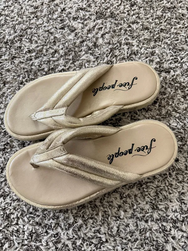 Free people wonderland flip flops - Image 4