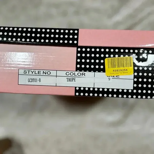 NIB! Stephen Ella back zipper, peekaboo toe, heeled booties size 9 - Image 10