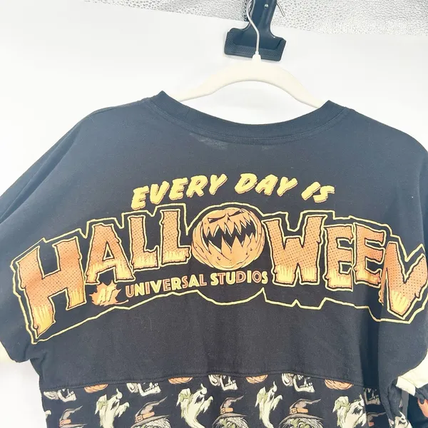 Universal Studios Womens HHN 2022 Spooky Core Halloween‎ Spirit Jersey Size S - Image 6