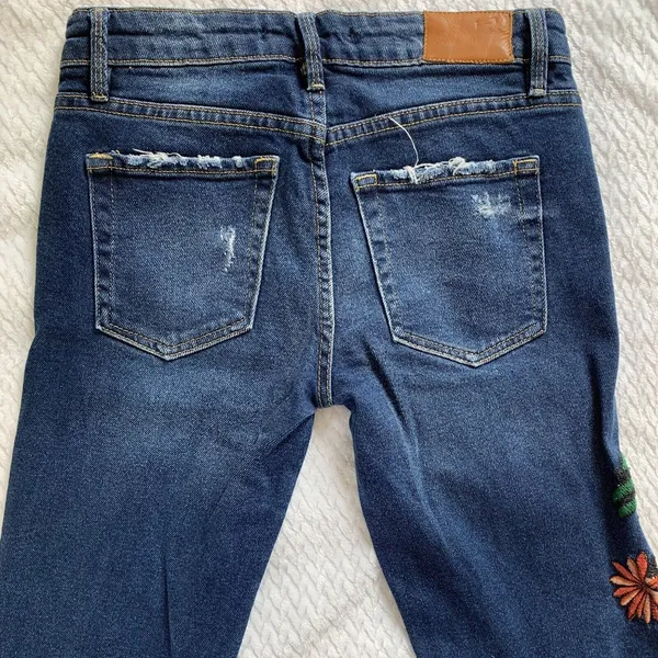 Zara Trafaluc Size 2 Skinny Jeans Multicolor Boho Floral Embroidered Distressed - Image 6