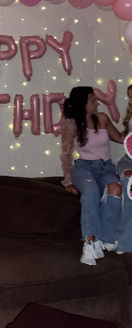Hidden Jeans - Image 2