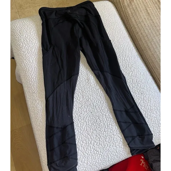 Lululemon black leggings - Image 4