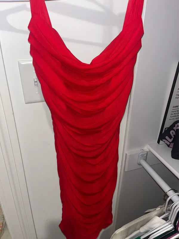 Red dress - Image 3