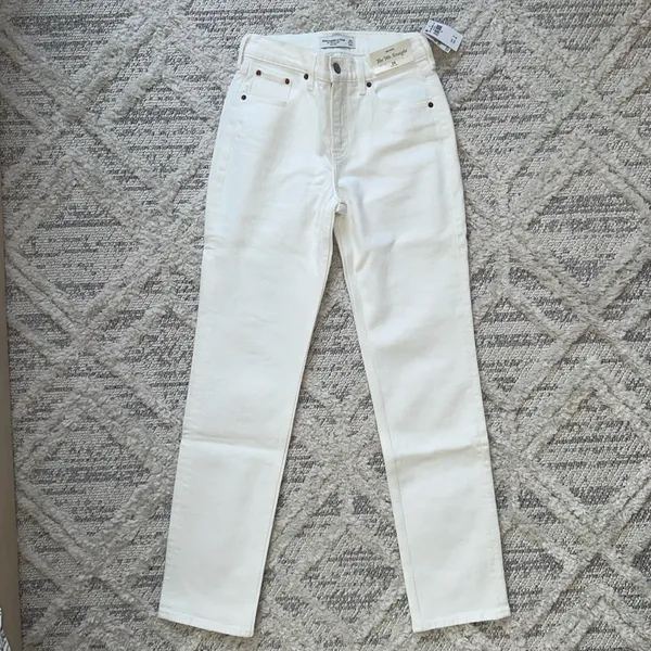 Abercrombie & Fitch Mid Rise 90s Straight Jean - Image 2
