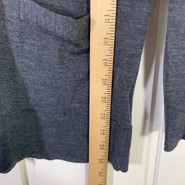 Banana Republic Womens‎ XS Gray 100% Merino Wool V-Neck Button Cardigan Sweater - Image 9