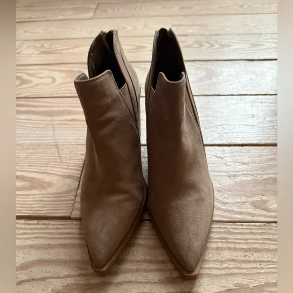 Vince Camuto Gardenia booties size 8 - see pics for wear - Image 3