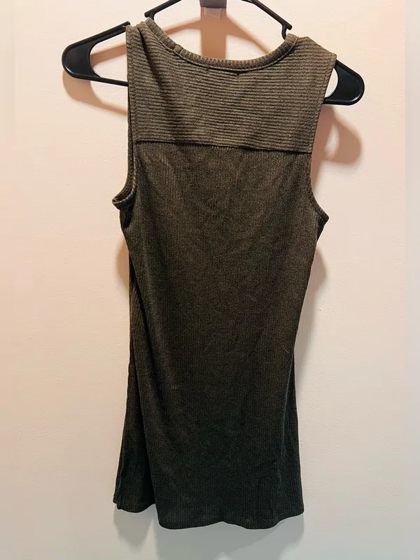 Dynamite Women Petite Small Fall Olive Green Ribbed Knit Sleeveless Tunic Top - Image 2