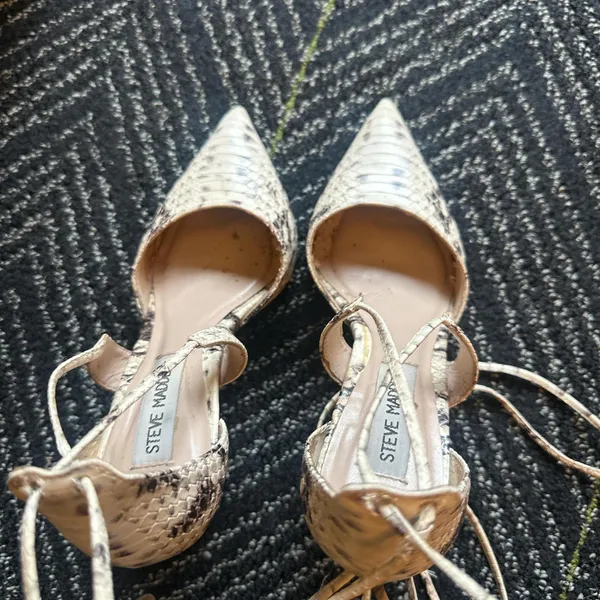 Steve Madden cream snakeskin point tie heels - Image 5