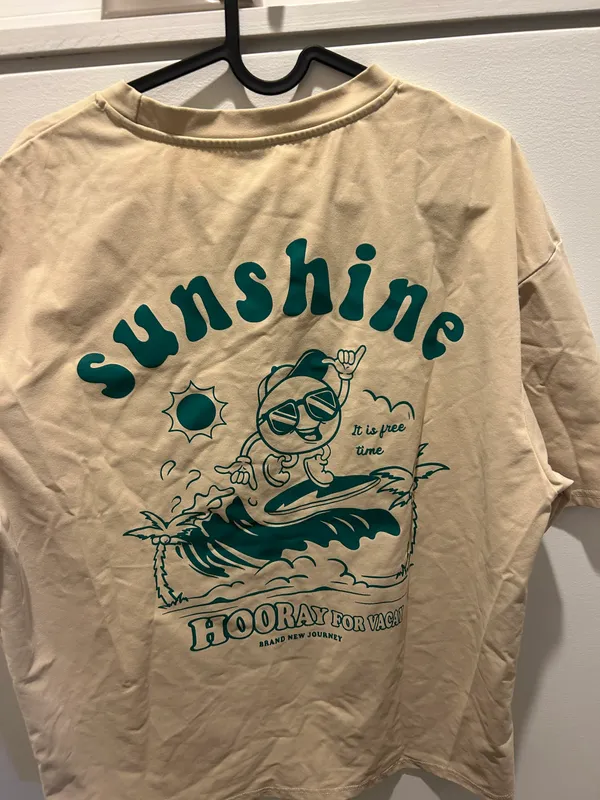 SheIn Graphic T-Shirt - Image 3