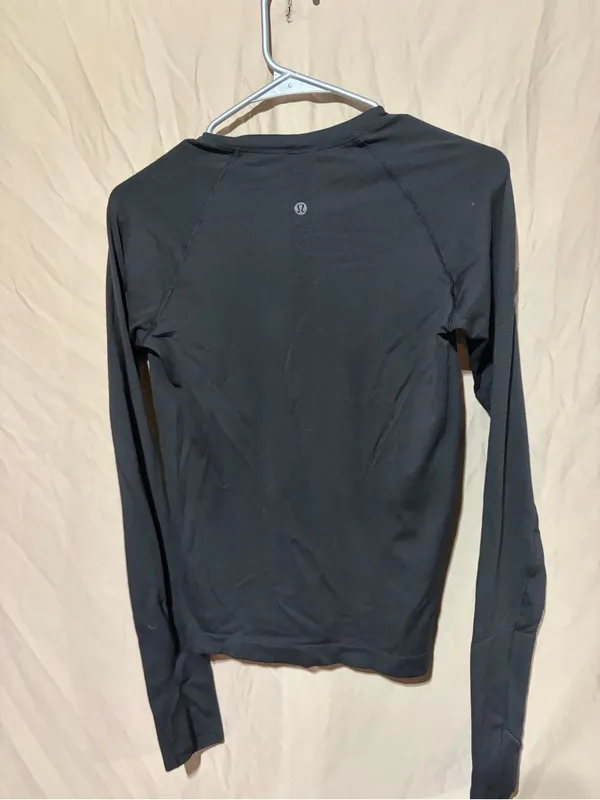 Lululemon long sleeve - Image 3
