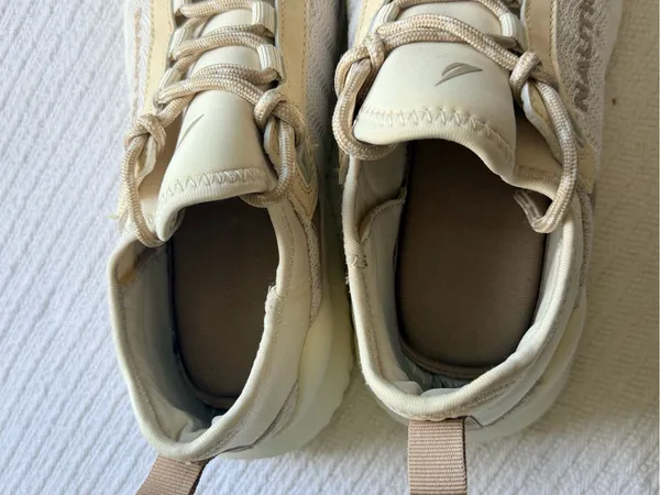 Reebok Lace-Up Sneakers Size 7.5 - Image 3
