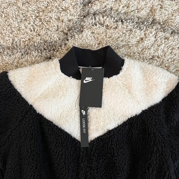 Nike NWT  Sportswear Sherpa Windrunner Jacket - Image 6