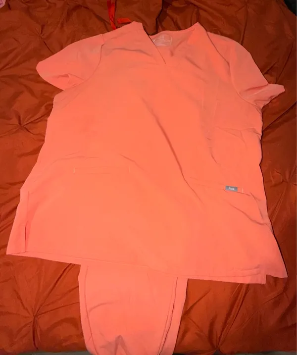 FIGS Scrubs Set - Image 5