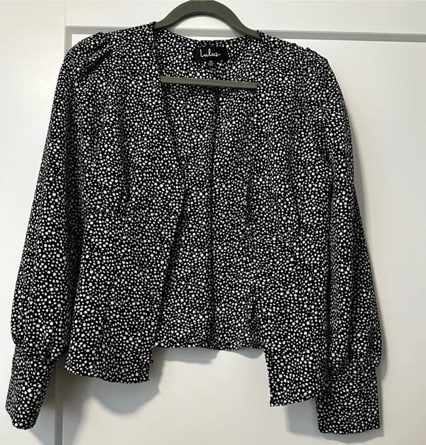 NWOT Black White Button Up Dress Top - Image 2