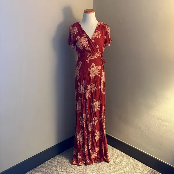Lulus NWT‎ Heart of Marigold Rust Red Floral Print Wrap Long Maxi Dress Small - Image 3