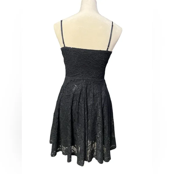 WinDSOr Sweet And Flirty Sequin Lace Skater Dress - Image 4