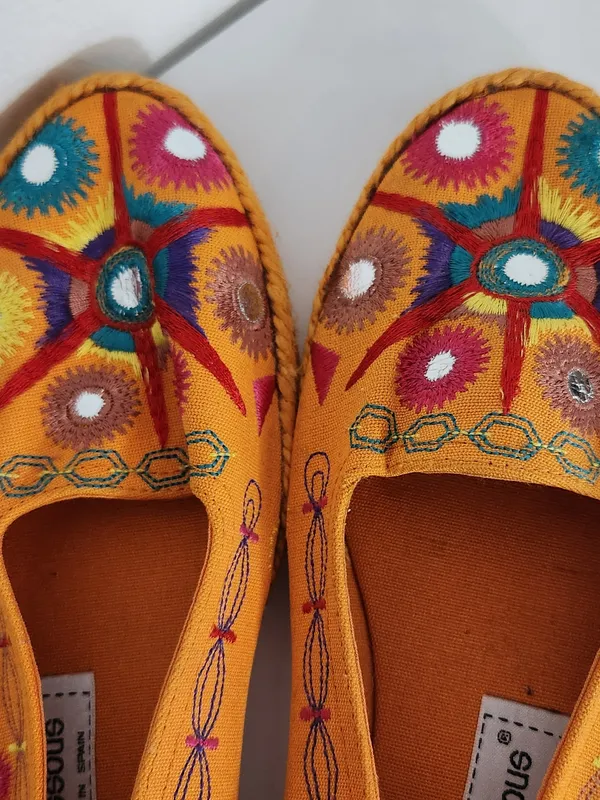 Andre Assous Orange Embroidered Espadrille Slip-On Shoes Size 9.5 - Image 9