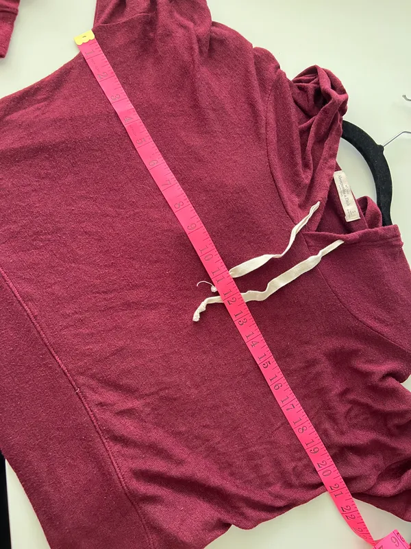 Cropped Hoodie - Image 5