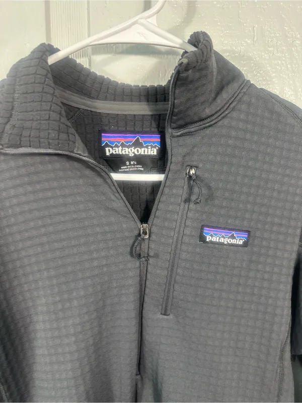 Patagonia Black Full Zip Windbreaker Size Small EUC - Image 4