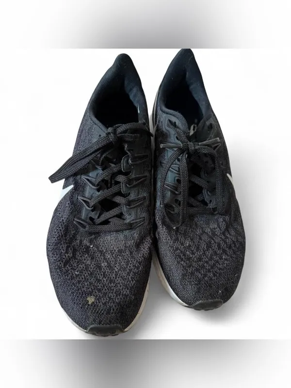 Women’s Nike Zoom Pegasus black and white sneakers. Size 7. - Image 4