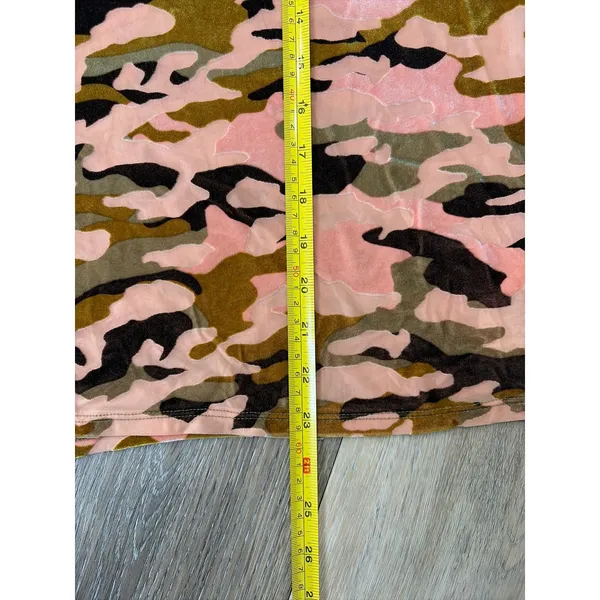 We The Free Pink Camo Crewneck Tee Short Sleeve T-Shirt XS - Image 3