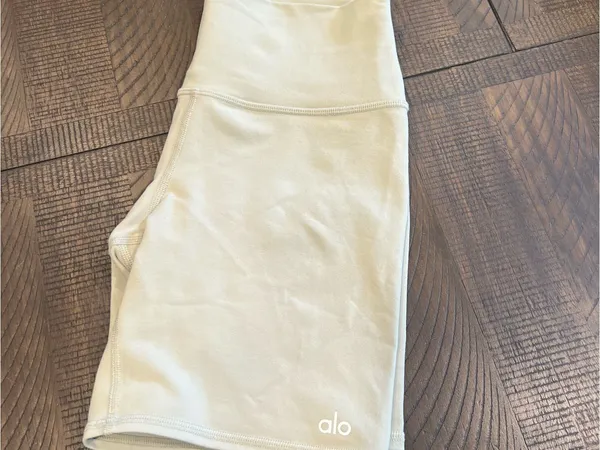 Alo yoga mint/gray high rise biker shorts S women - Image 8