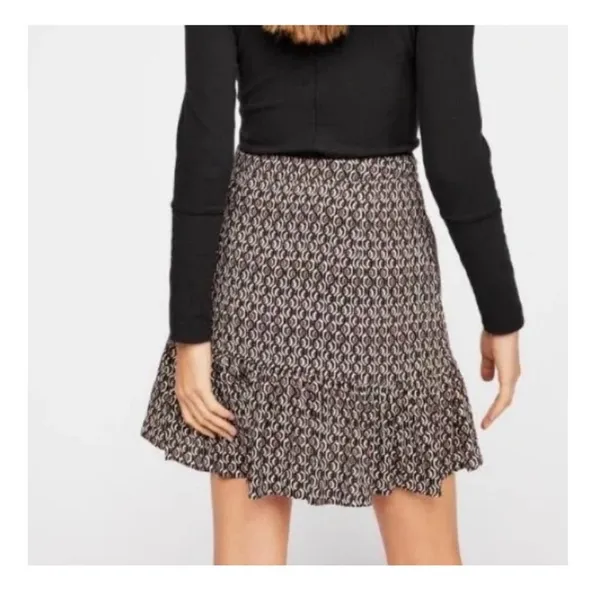 Free People Ruffle Mini Skirt Geometric Tile Print Black White Red Size 0 Womens - Image 9