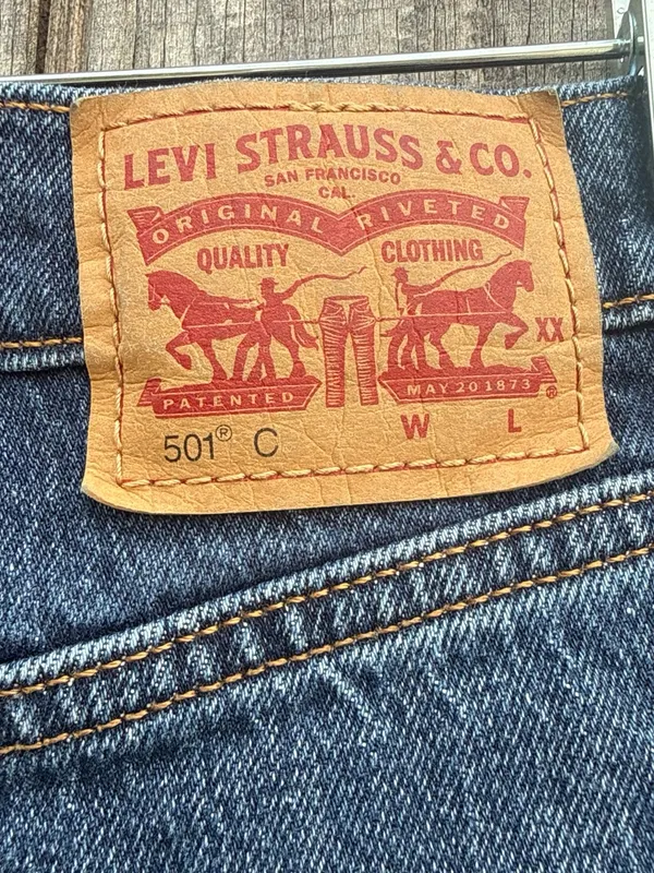 Levi’s Woman’s 501 C Curve Short Dark Wash Denim W24 Festival Coastal Cowgirl - Image 7