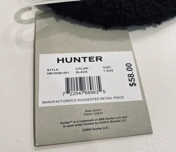 Hunter Black Unisex Tonal Patch Beanie Hat - Image 13