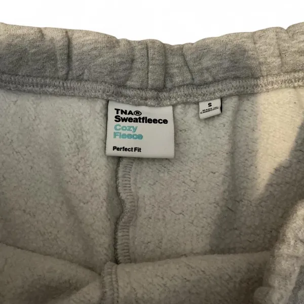 TNA Aritzia Cozy Fleece Shorts - Image 3