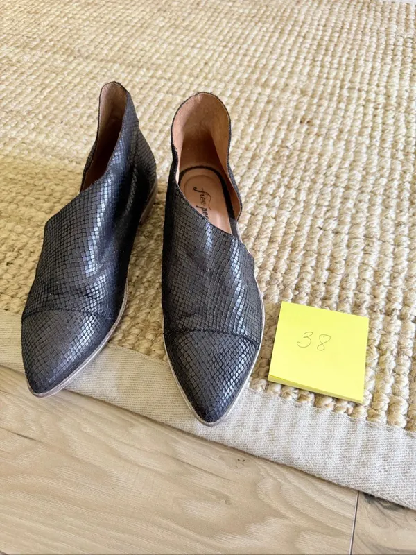 Free People Royale Dark Brown Snakeskin Leather Pointed Toe Flats Size 38 - Image 12