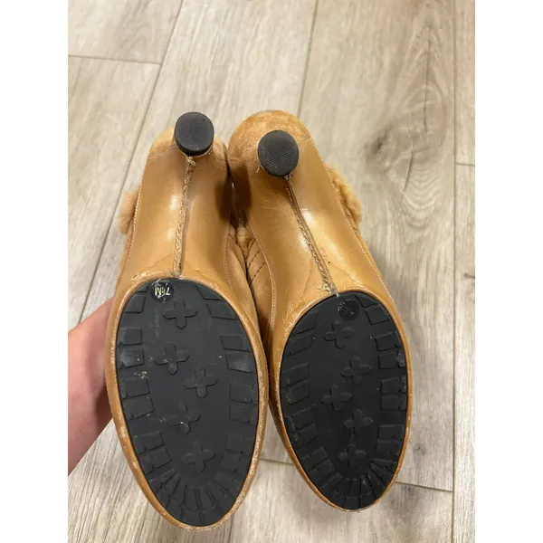 Antonio Melani Tan Suede Faux Fur Trim Tassel Mules Kitten Heel Shoe Womens 7.5M - Image 4