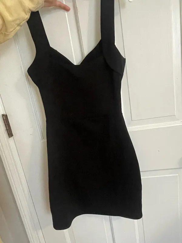 Windsor Mini Black Dress - Image 4
