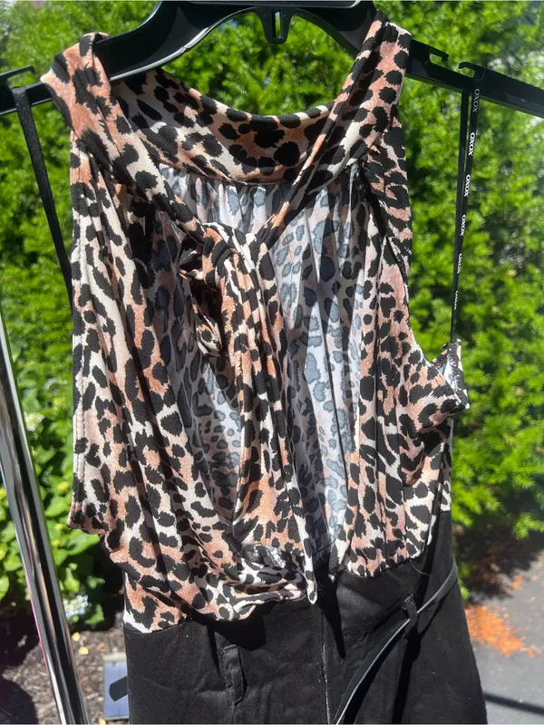 XOXO Leopard Print Bodice Black Skirt Open Back Dress - Image 12