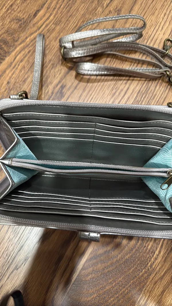 The Sak Iris Smartphone Wallet Leather Convertible Crossbody - Image 2