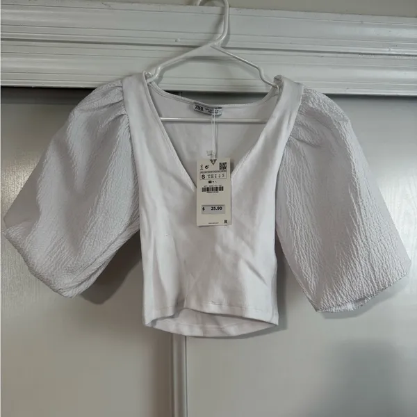 Zara White Puff Sleeve Cropped Top NWT - Image 2