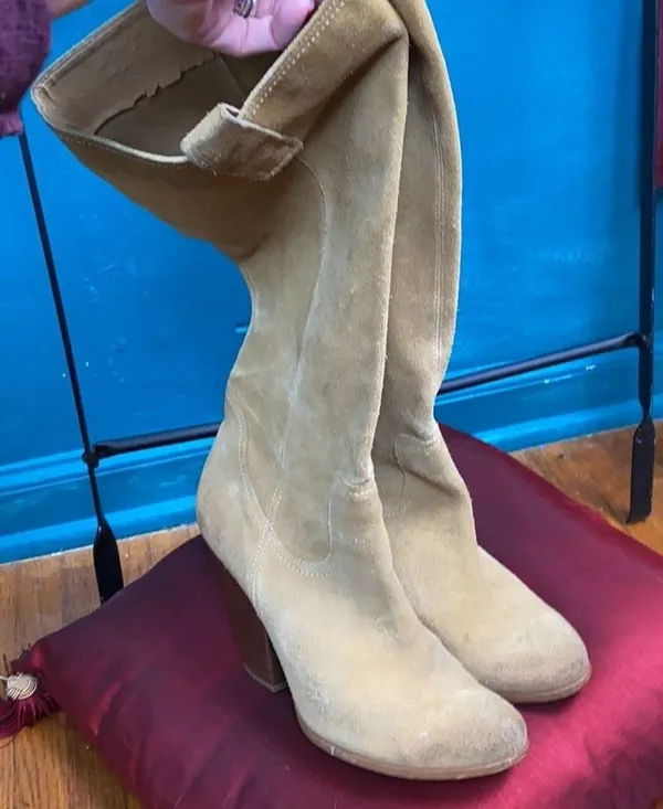 Carlos Santana tall tan suede boots with heels - Image 11