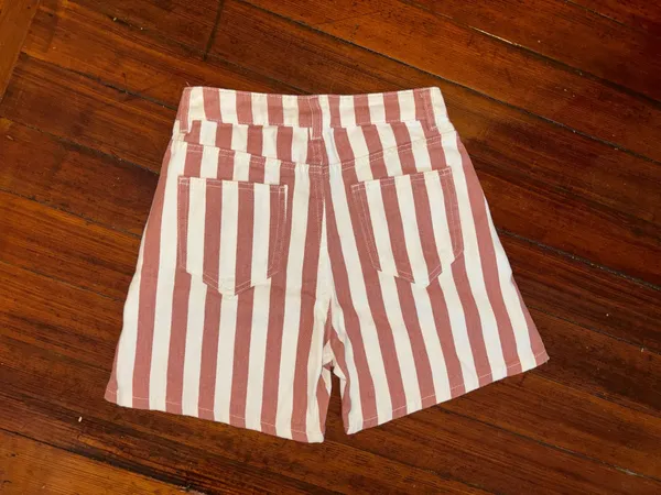 Short Red Size 6 - Image 3