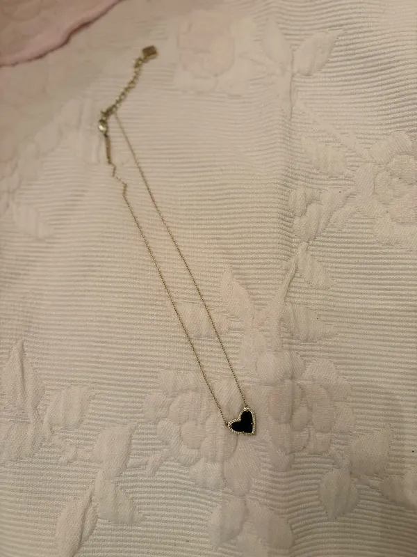 Kendra Scott Heart Ari Necklace - Image 2