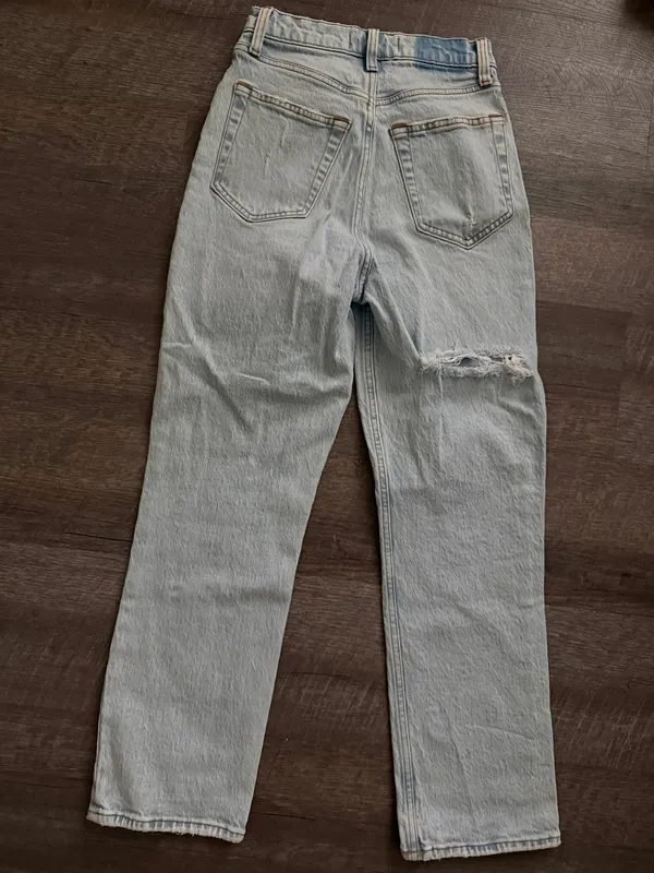 Like new Abercrombie 90s Straight Curve Love Ultra High Rise jeans - Image 3